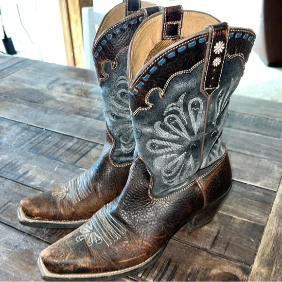Gorgeous Ariat Daisy Cowboy Boots 7.5 - Picture 2 of 5